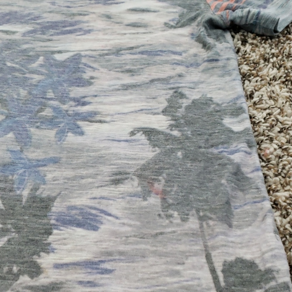 Amplify v neck shirt palm tree print - Picture 2 of 3